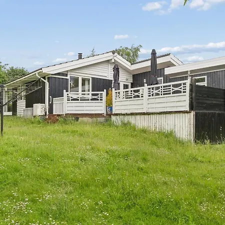 Rikhard - 175m To The Fjord By Interhome Feriehus *